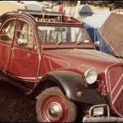 Cette 2CV possède l'avant d'une autre Citroën, quelle est cette dernière ?