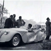 1953. Quelle compétition fut gagnée par cette 2 CV.