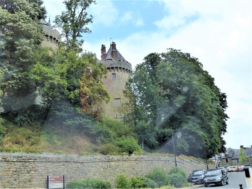 9 arrivee a combourg